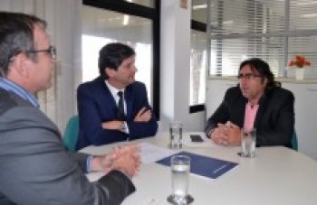 Farofa e André do Prado pedem passarela na SP-70