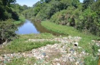 Delegacia de Meio Ambiente investiga poluição no rio Tietê