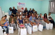 Projeto 'Nascer Feliz' faz entrega de enxovais