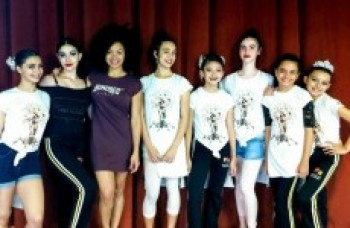 Bailarinas participam de festival na Argentina