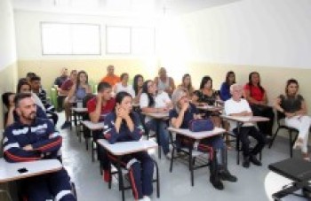 Integrantes do Samu participam de palestra