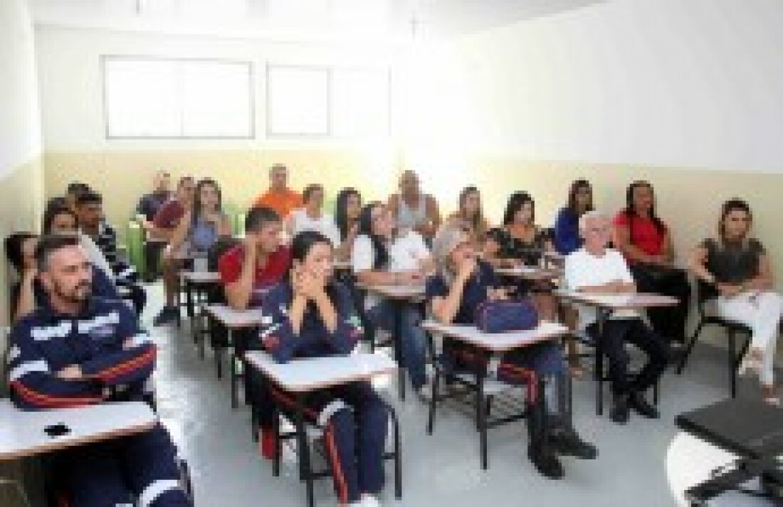 Integrantes do Samu participam de palestra