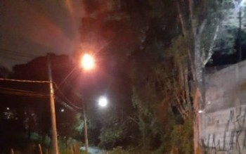 Perigo de desabamento interdita a estrada do Paiol