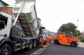 Mamoru acompanha as obras de recapeamento