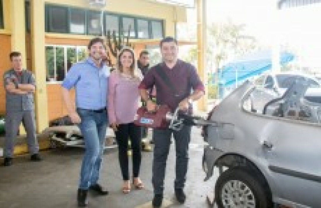 Corpo de Bombeiros recebe ferramenta para emergências