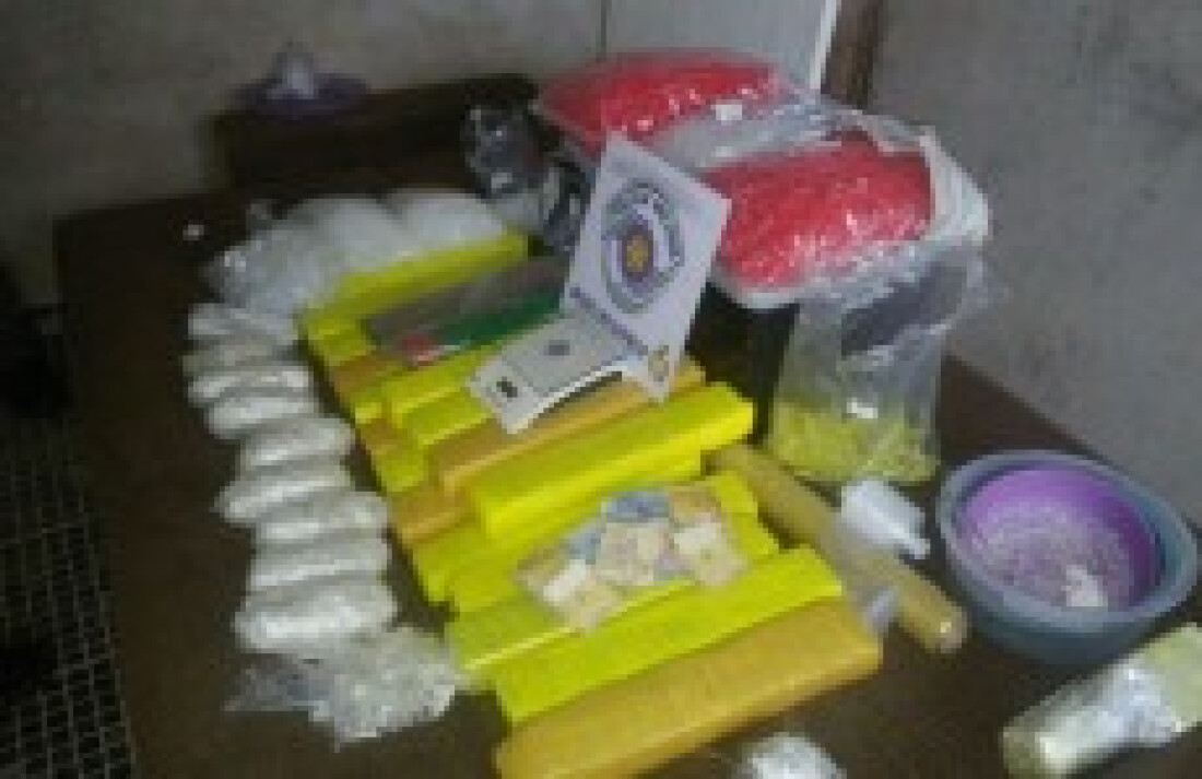 PM de Itaquá acha 20 kg de drogas