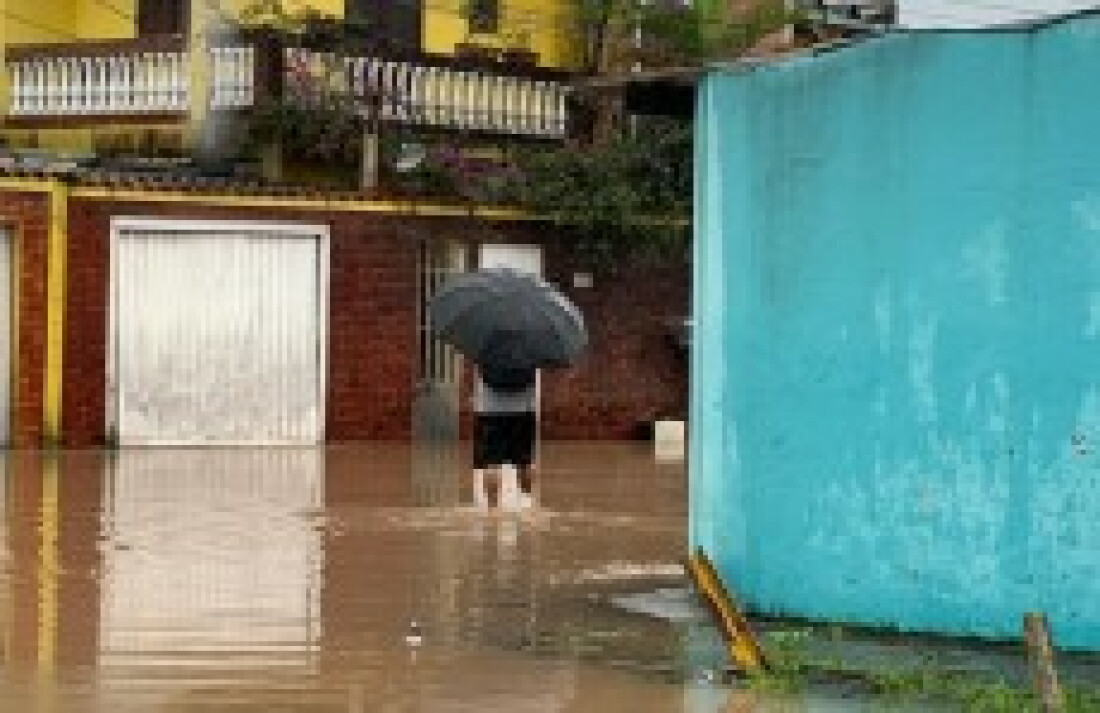 Chuvas deixam região em alerta