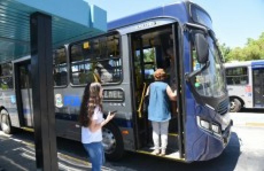 Três novos ônibus de Poá já começam a funcionar