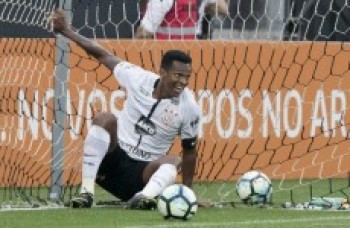 Corinthians enfrenta o Fluminense pelo título