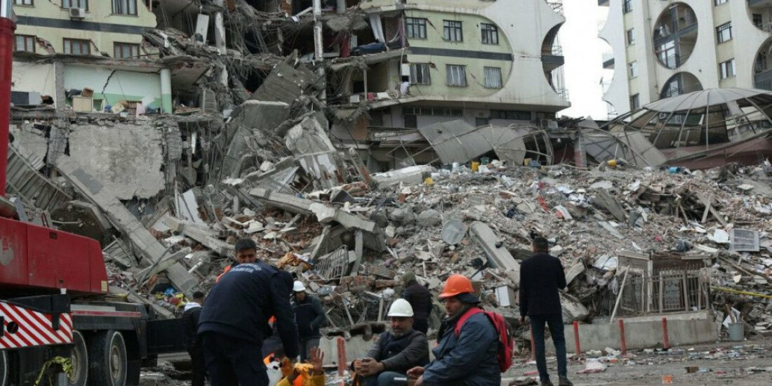 OMS pede ajuda internacional no apoio a Turquia e Síria