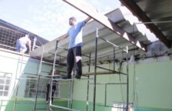 Recuperação de telhado já começou