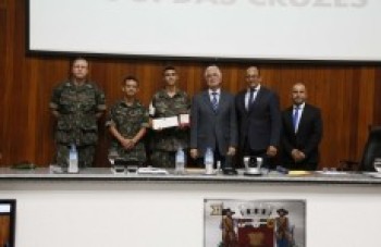 Vereadores promovem duas homenagens