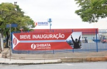 Supermercado Shibata instala nova fachada em Suzano: