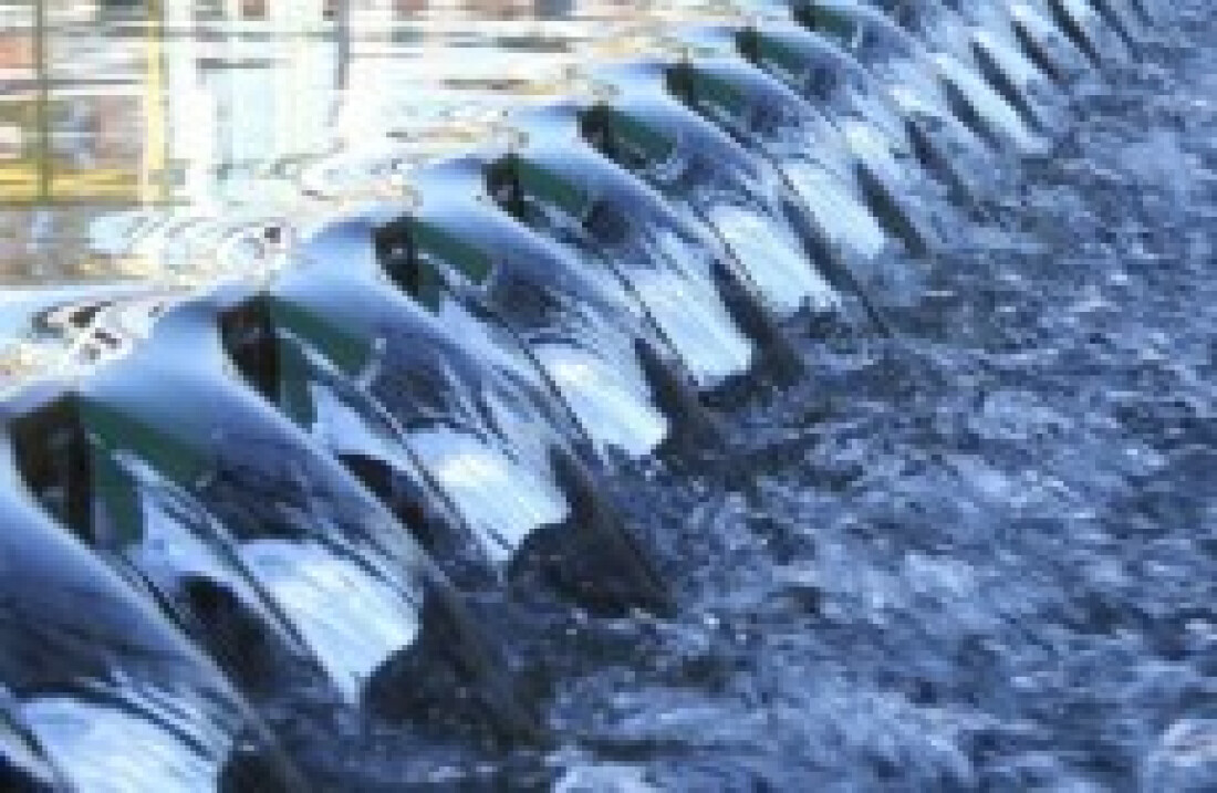 Chuva causa queda de energia e prejudica o abastecimento