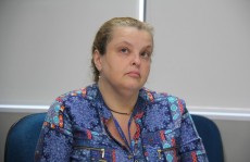 Não há pânico para suspeita do coronavírus, diz secretária