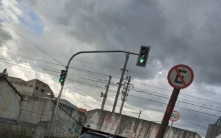 Sinalização deixa pedestres e motoristas sob alerta