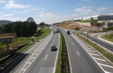 Via Dutra passa por recuperação de asfalto