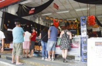 Black Friday: comércio da região pode atender até 23h