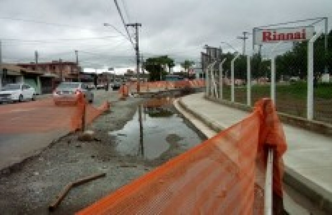 'Obra na Av. das Orquídeas não vai parar', diz Prefeitura