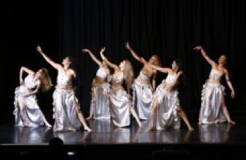 Grupo de dança do ventre Lótus se apresenta hoje