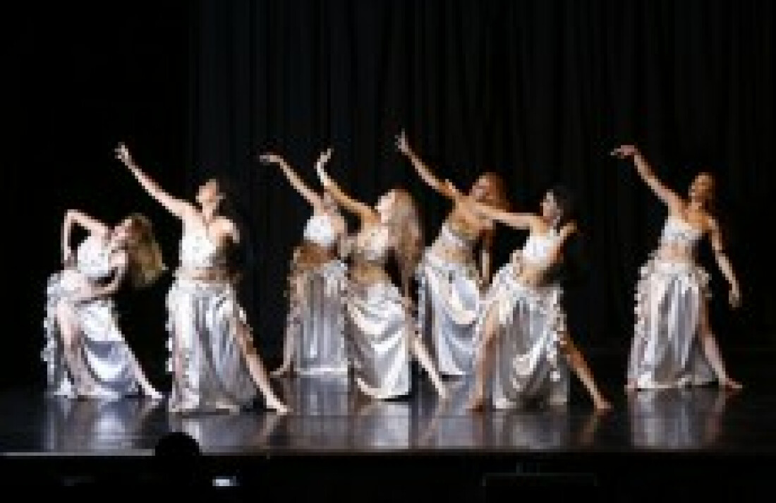 Grupo de dança do ventre Lótus se apresenta hoje
