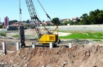 Borges determina empenho nas obras de construção do piscinão