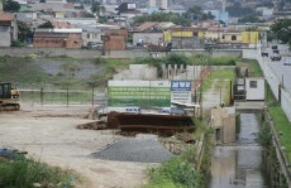 Prefeitura retomará obras e diz que piscinão já está funcionando
