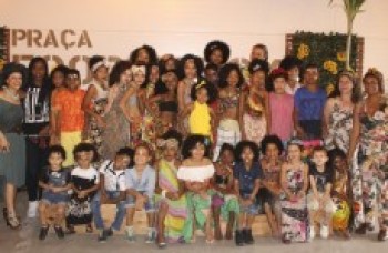 Desfile de Moda Afro reúne alunos da rede municipal no Itaquá Garden Shopping