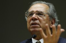 Guedes prevê alta de 2,5% do PIB em 2020
