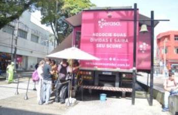 O caminhão do Serasa chegou