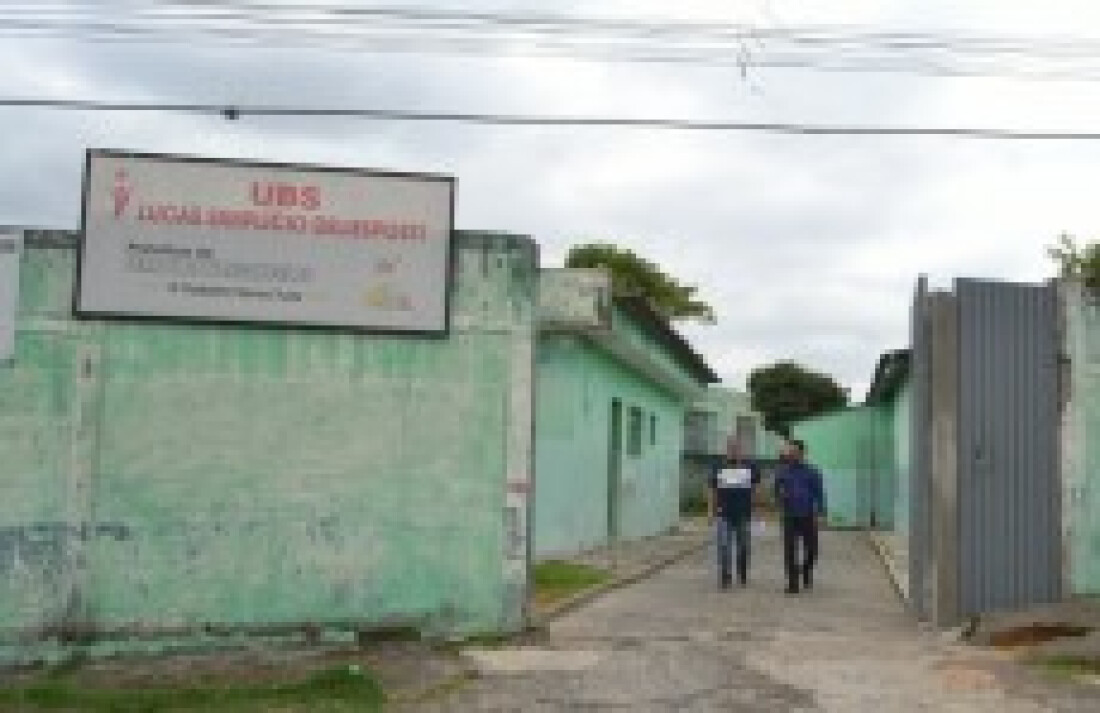 Vereador Claudio Ramos vistoria posto de saúde