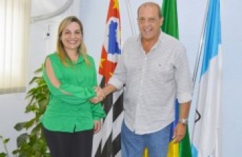 Deputada Federal Katia Sastre faz visita a prefeito