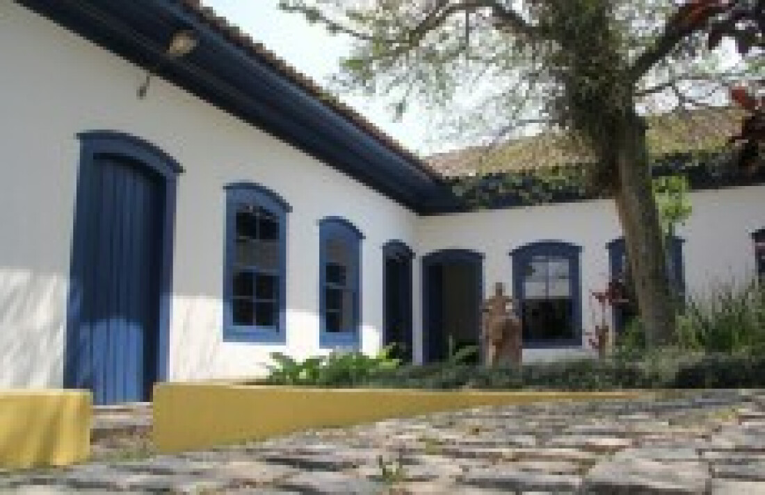 Escritor lança 'Conexão Bogotá'