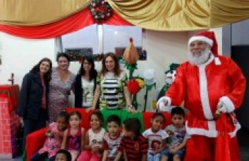 Casa do Papai Noel fica aberta até as 21 horas