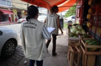 Fiscalização interdita comércio irregular