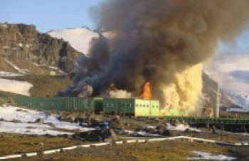 Reinaugurarão de base na Antártida é adiada