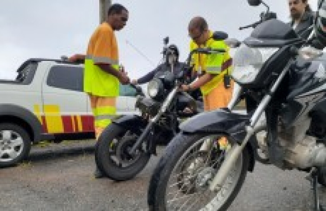 Conscientização aborda 56 motociclistas