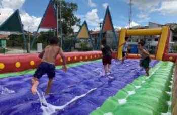 Programa leva cerca de 2 mil crianças aos parques