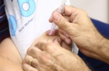 Suzano recebe 1,5 mil doses da vacina e atualiza estoque