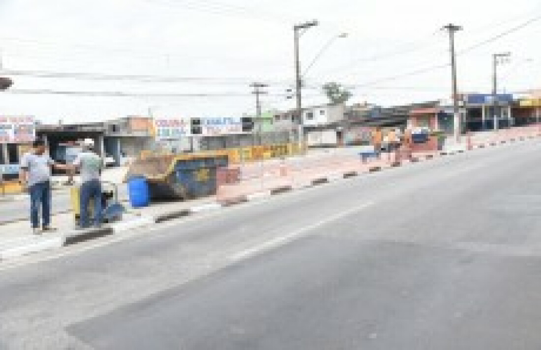 Avenida recebe obras de ciclovia