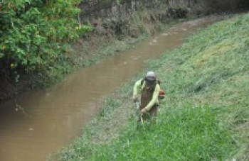 santa Isabel faz limpeza de rio