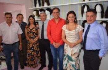 Delegado visita as salas Lilás e Rosa