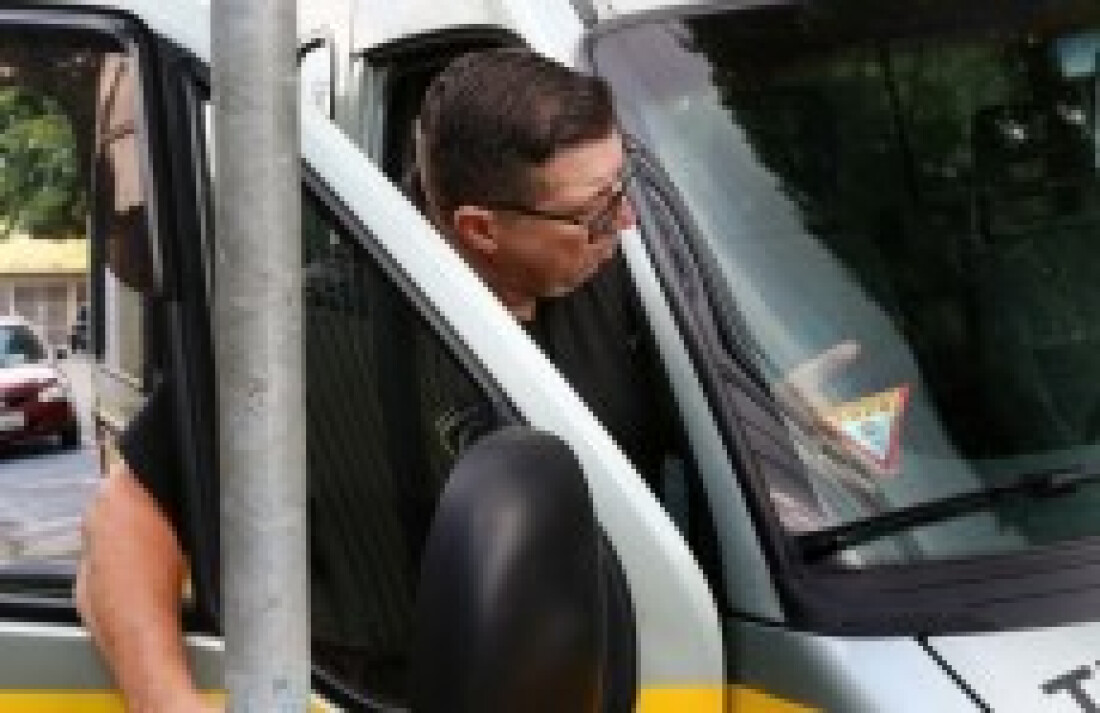 Ferraz promove vistorias em vans que transportam alunos