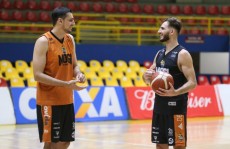 Fuzaro e Gruber são chamados para partidas eliminatórias