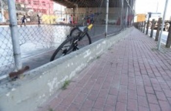 Espaços públicos continuam sem manutenção na cidade