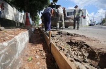 Rua Baruel começa a passar por manutenção asfáltica