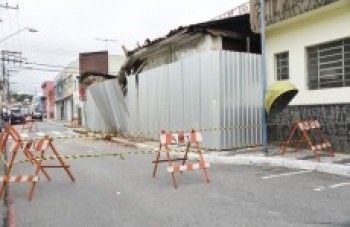 Imóvel do século 19 desaba na região central da cidade