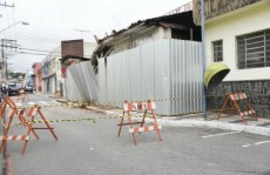 Imóvel do século 19 desaba na região central da cidade