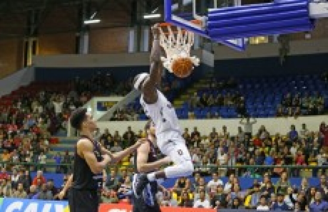 Nos últimos segundos, Mogi/Helbor vence