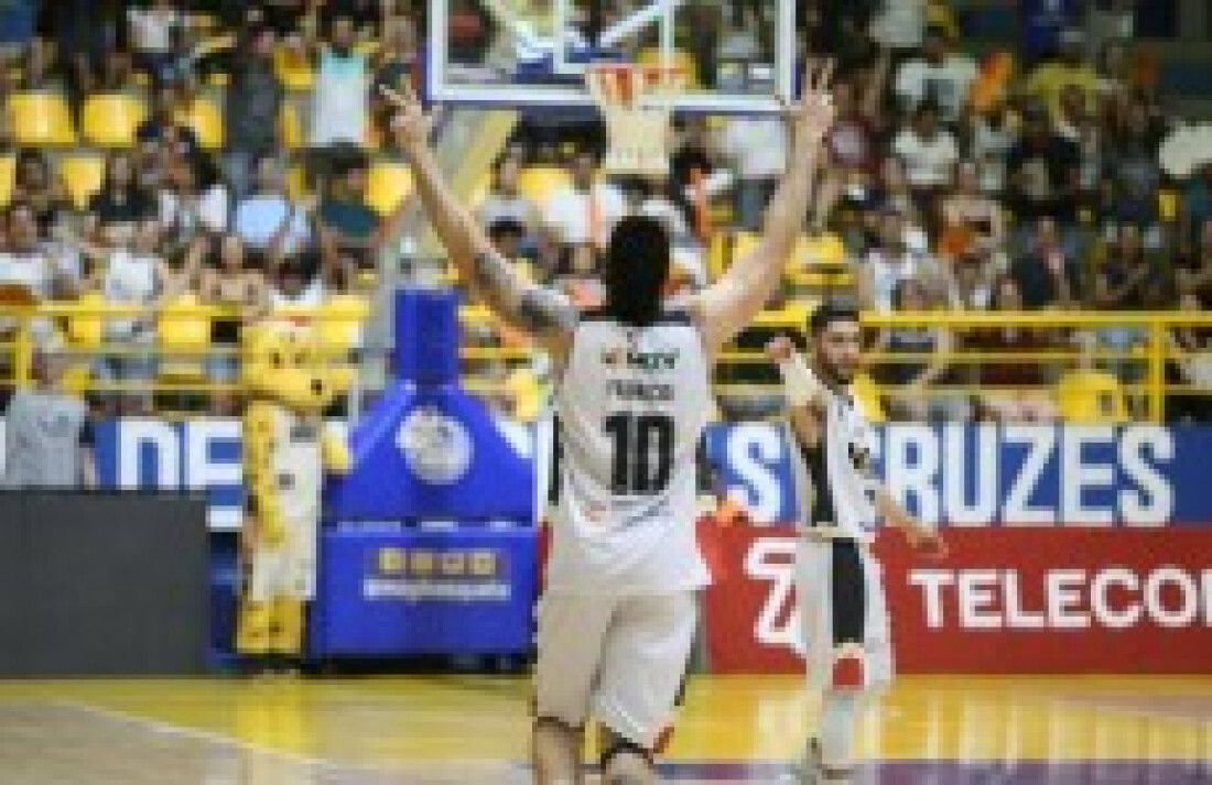 Mogi encara o Pinheiros hoje para buscar semi do Super 8